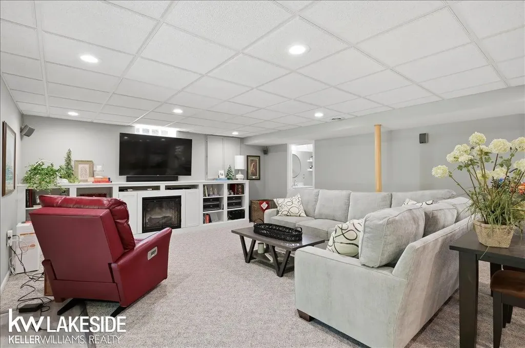 20647 Parkplace Lane Clinton Charter Township MI 48036