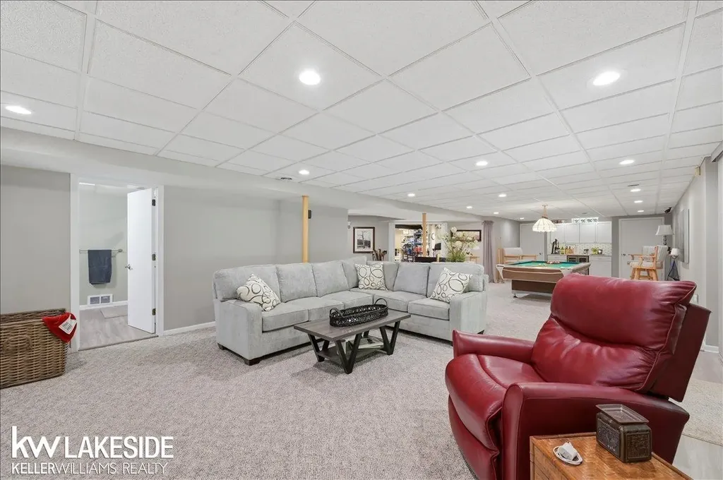 20647 Parkplace Lane Clinton Charter Township MI 48036