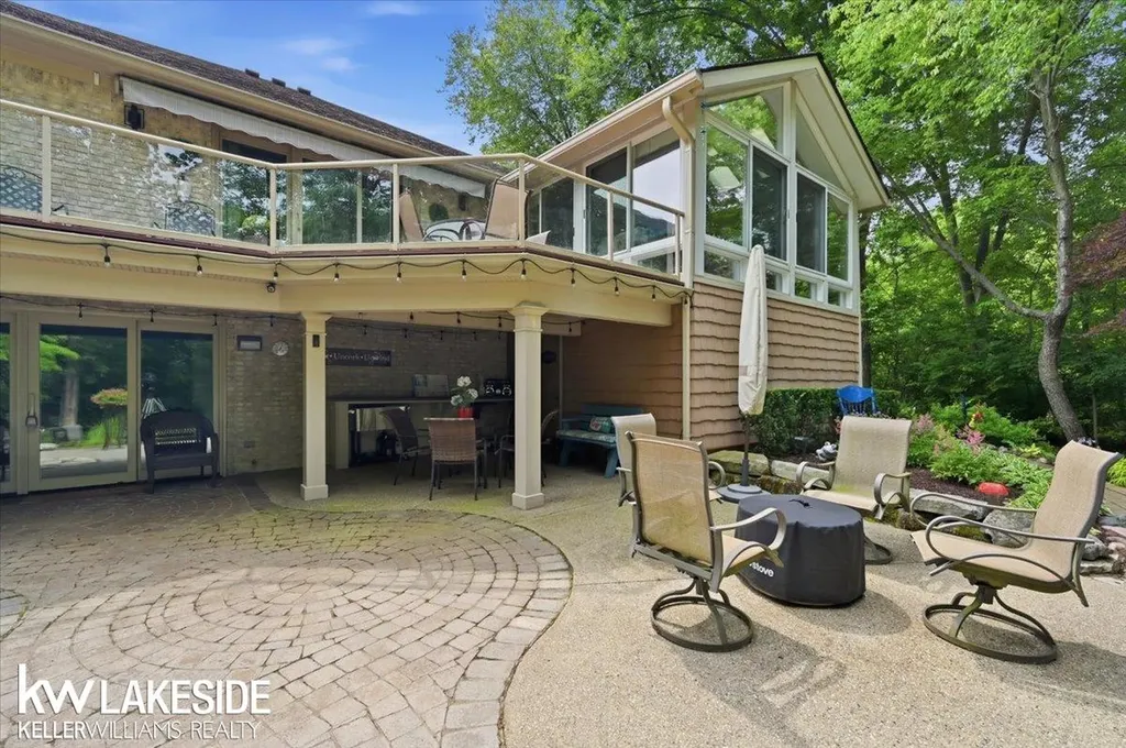 20647 Parkplace Lane Clinton Charter Township MI 48036