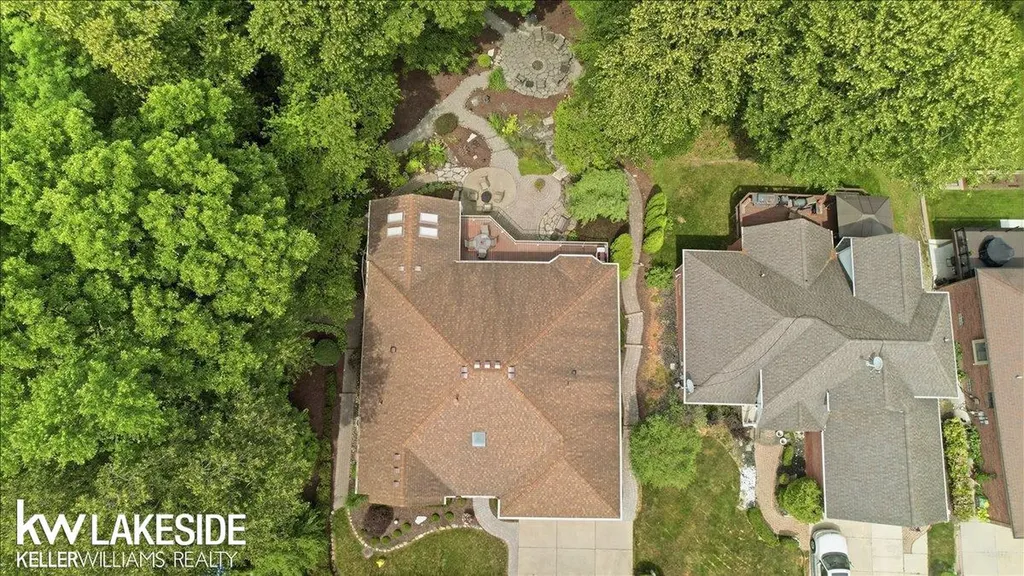 20647 Parkplace Lane Clinton Charter Township MI 48036