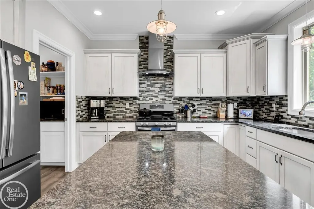 5134 Ivy Lane China Township MI 48054