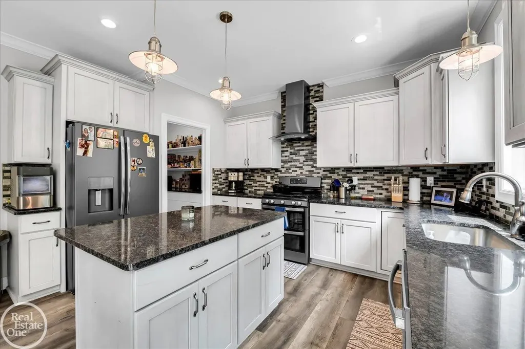5134 Ivy Lane China Township MI 48054