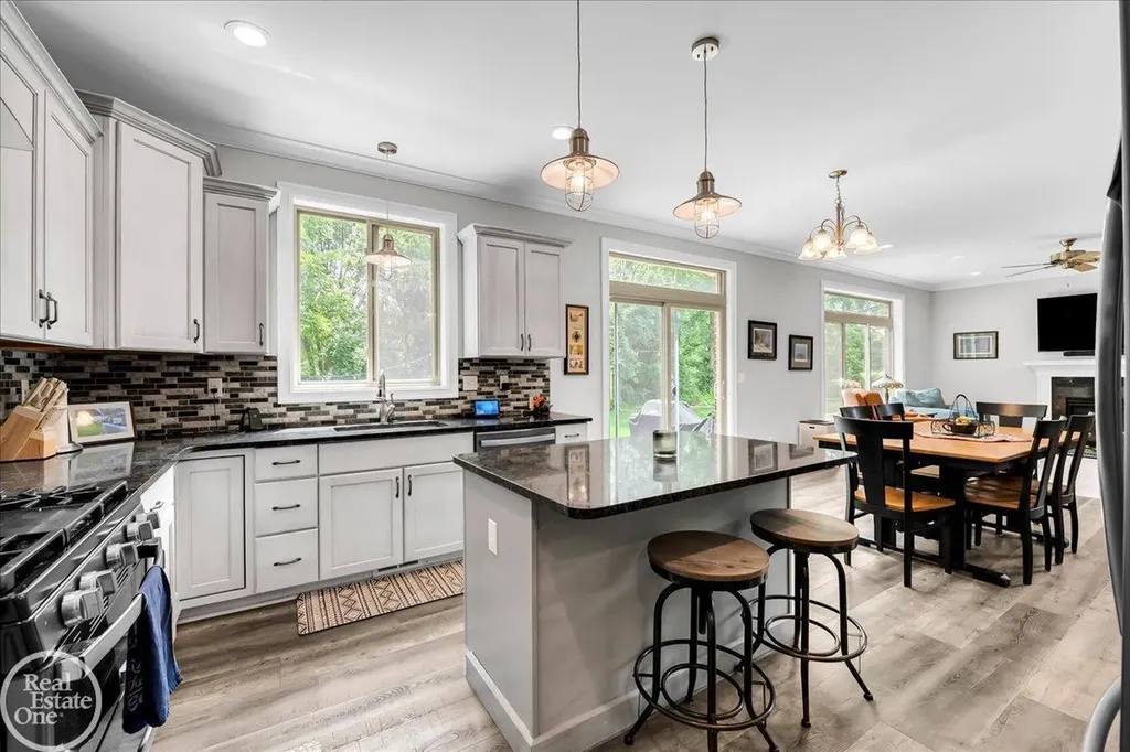 5134 Ivy Lane China Township MI 48054