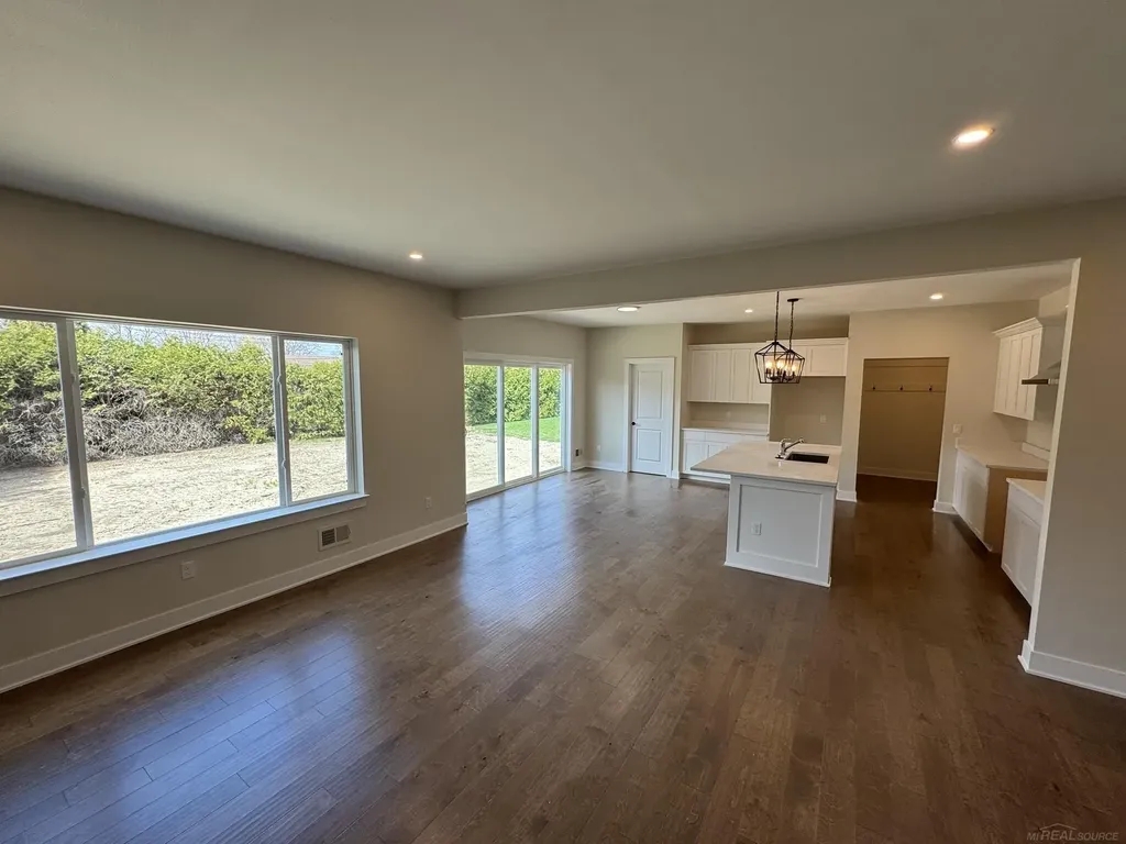 37183 Curwood Drive Sterling Heights City MI 48310