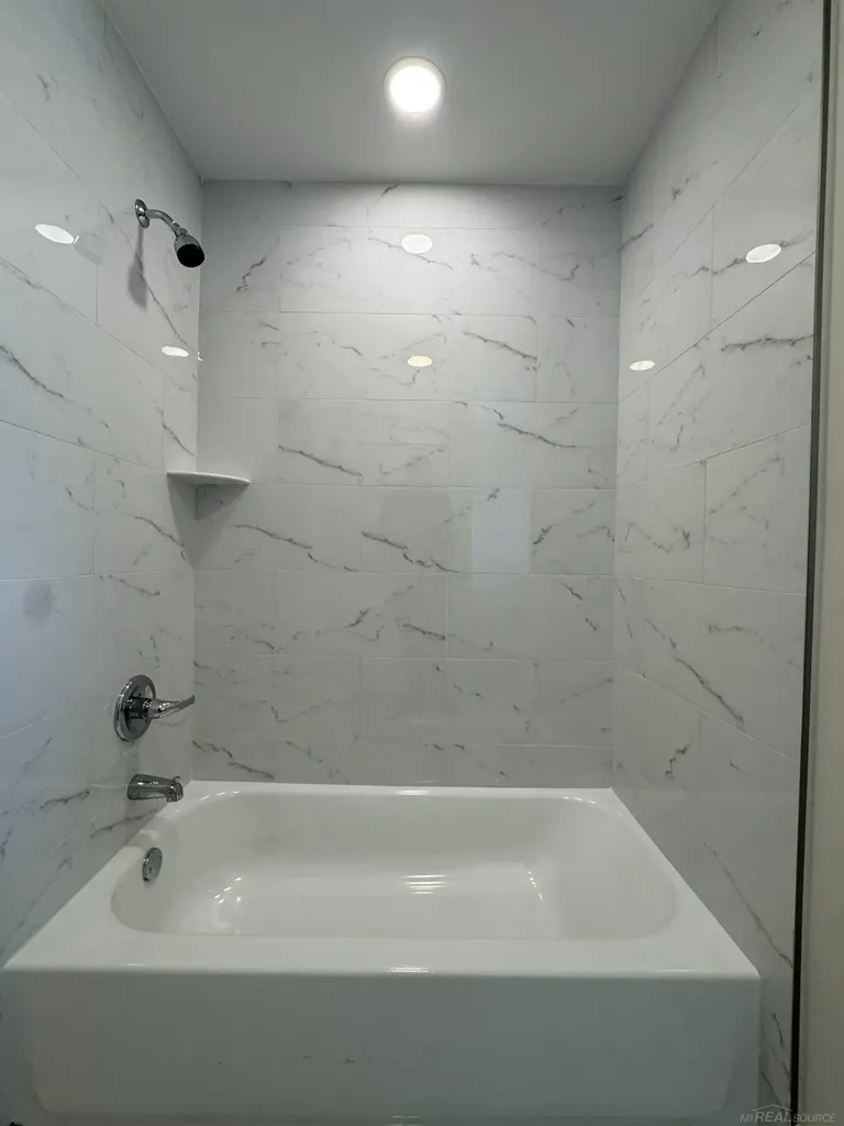 37183 Curwood Drive Sterling Heights City MI 48310