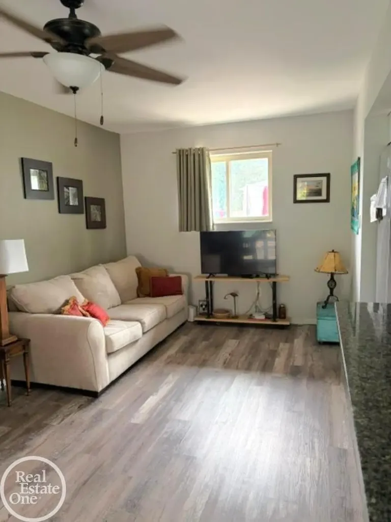 20413 Shores Street St. Clair Shores City MI 48080