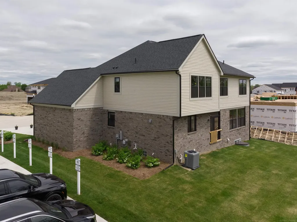 18053 Stallman Drive Macomb Township MI 48042