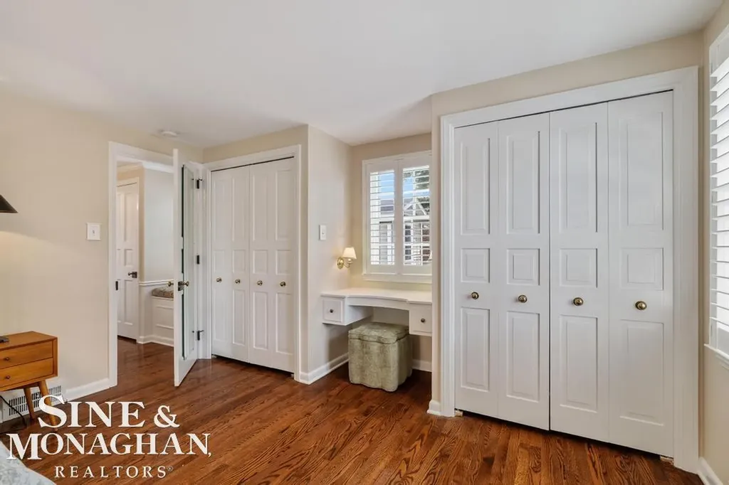 370 Country Club Lane Grosse Pointe Farms City MI 48236
