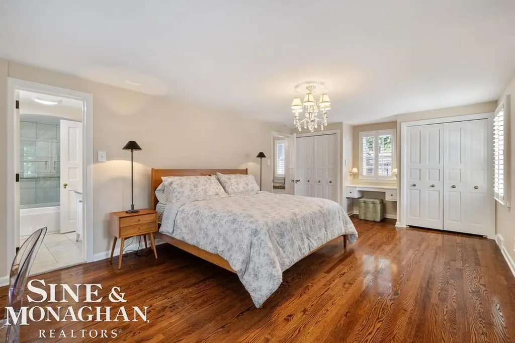 370 Country Club Lane Grosse Pointe Farms City MI 48236