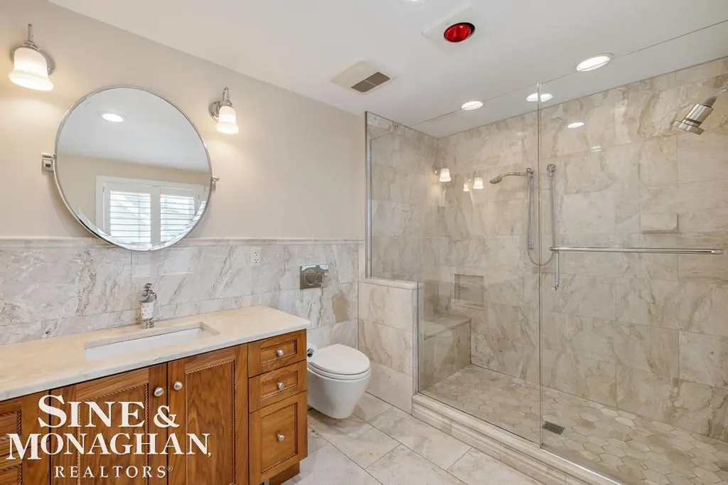 370 Country Club Lane Grosse Pointe Farms City MI 48236