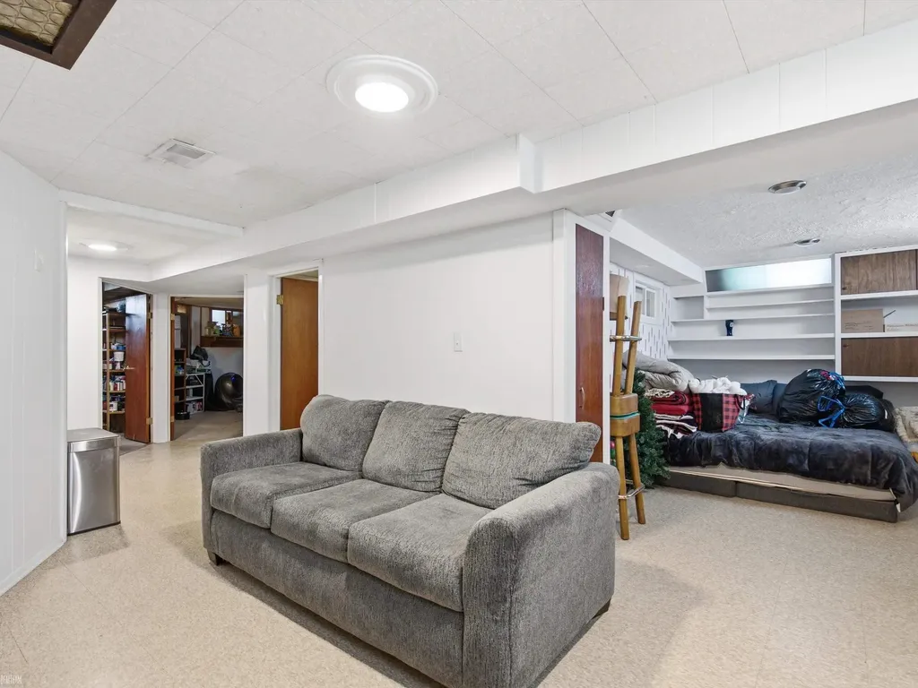 11315 Delvin Drive Sterling Heights City MI 48314