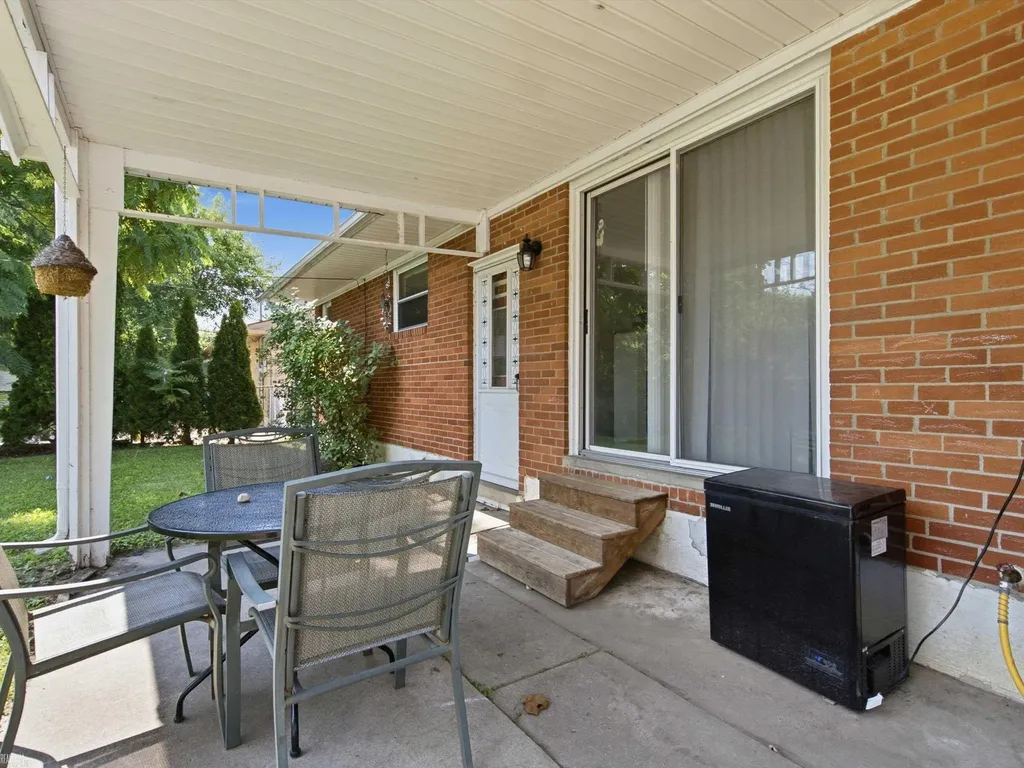11315 Delvin Drive Sterling Heights City MI 48314