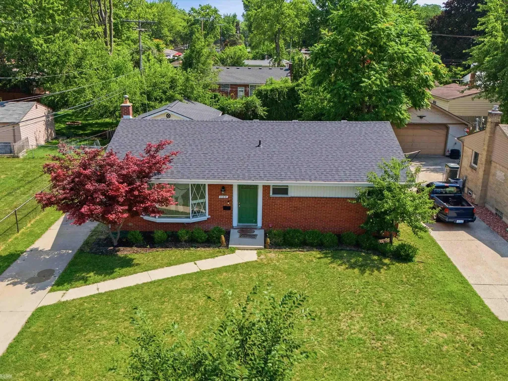 11315 Delvin Drive Sterling Heights City MI 48314