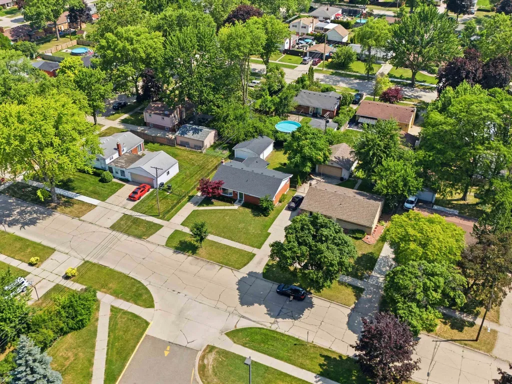 11315 Delvin Drive Sterling Heights City MI 48314