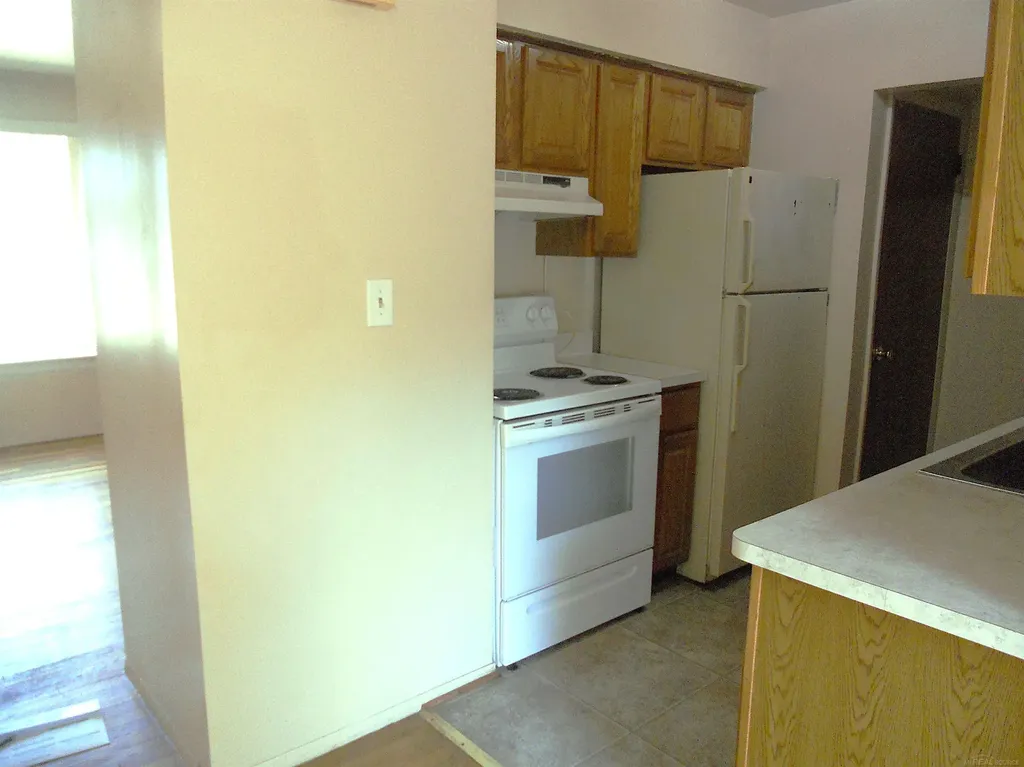 8192 Farnum Avenue Warren City MI 48093