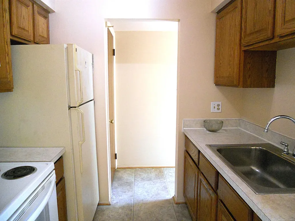 8192 Farnum Avenue Warren City MI 48093