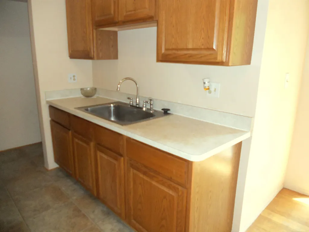 8192 Farnum Avenue Warren City MI 48093