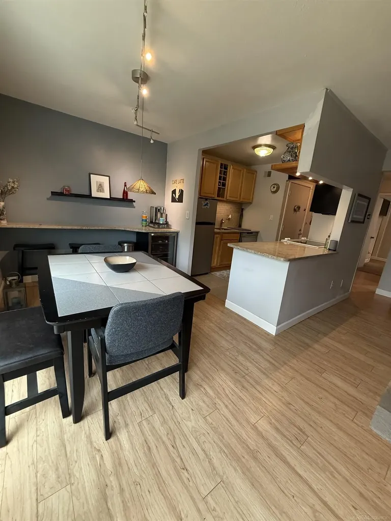 27 Dickinson Unit E Street Mt. Clemens City MI 48043