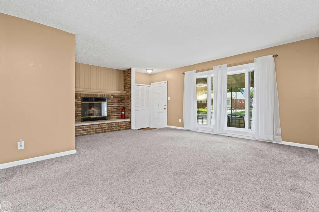 21436 Parkway Street St. Clair Shores City MI 48082