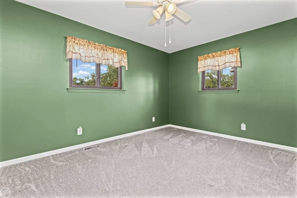 21436 Parkway Street St. Clair Shores City MI 48082
