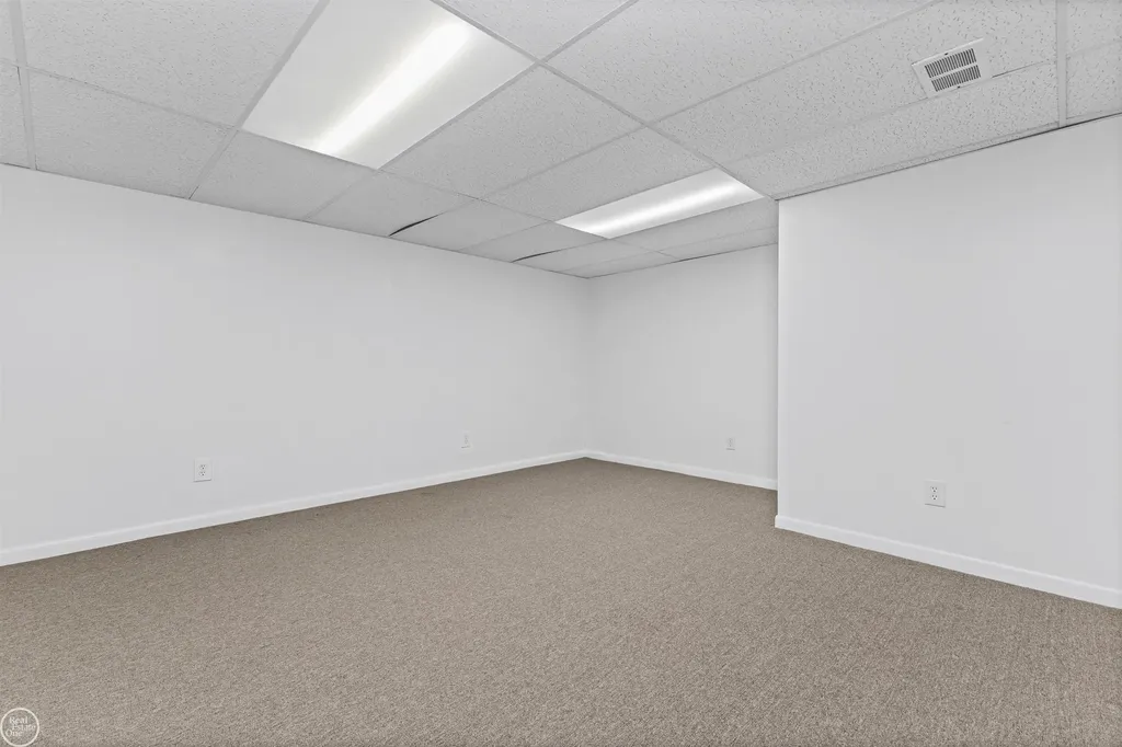 21436 Parkway Street St. Clair Shores City MI 48082