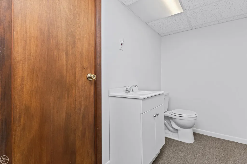 21436 Parkway Street St. Clair Shores City MI 48082