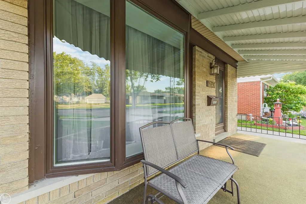 21436 Parkway Street St. Clair Shores City MI 48082