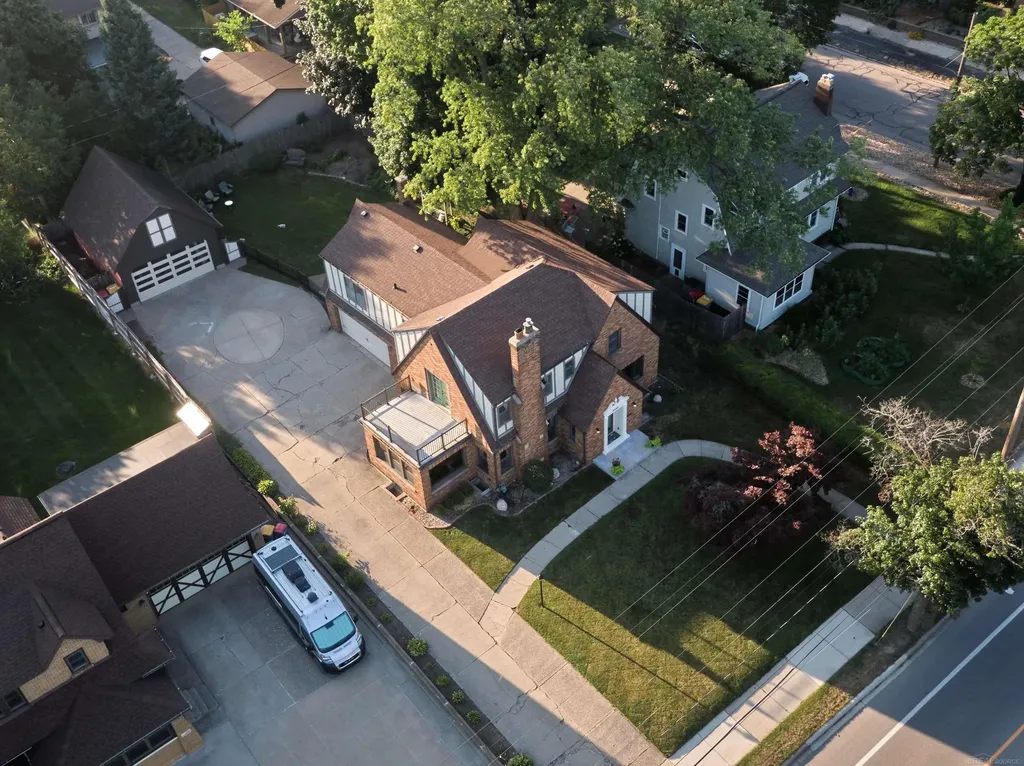 2345 Plainfield NE Avenue Grand Rapids City MI 49505