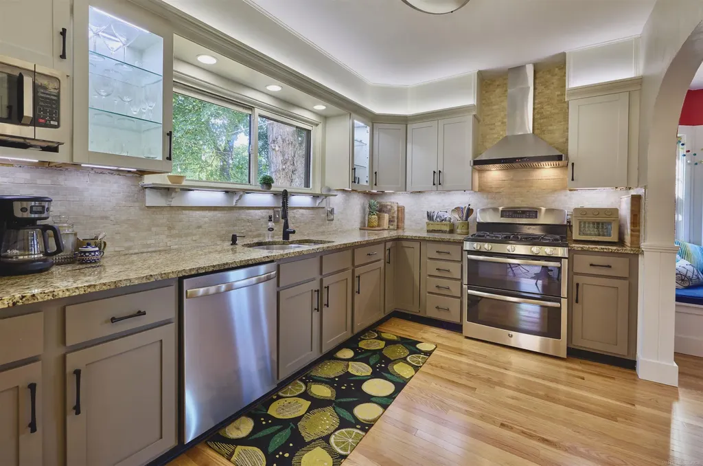 2345 Plainfield NE Avenue Grand Rapids City MI 49505