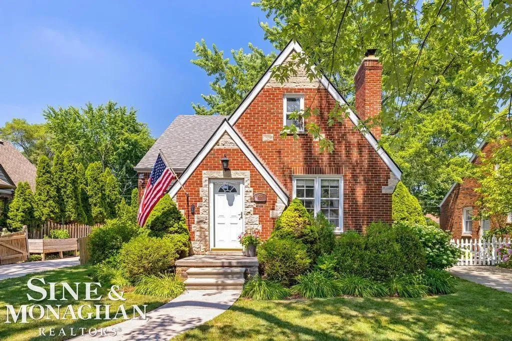 430 Touraine Road Grosse Pointe Farms City MI 48236