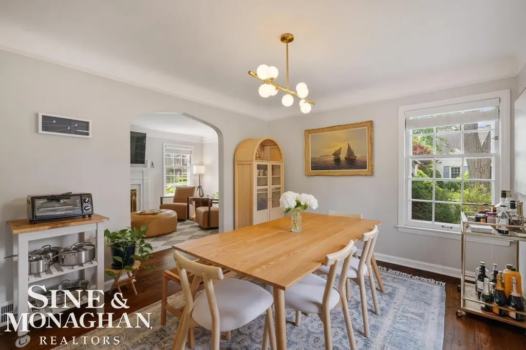 430 Touraine Road Grosse Pointe Farms City MI 48236