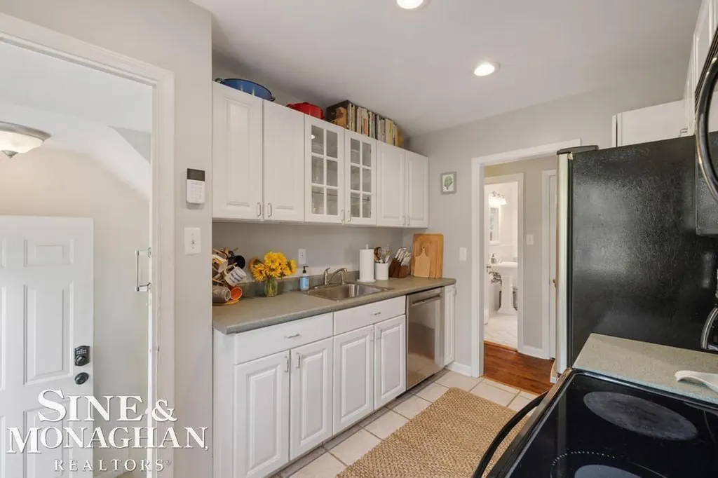 430 Touraine Road Grosse Pointe Farms City MI 48236