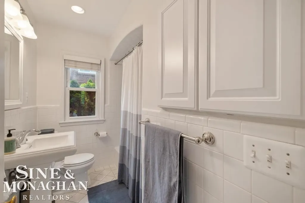 430 Touraine Road Grosse Pointe Farms City MI 48236