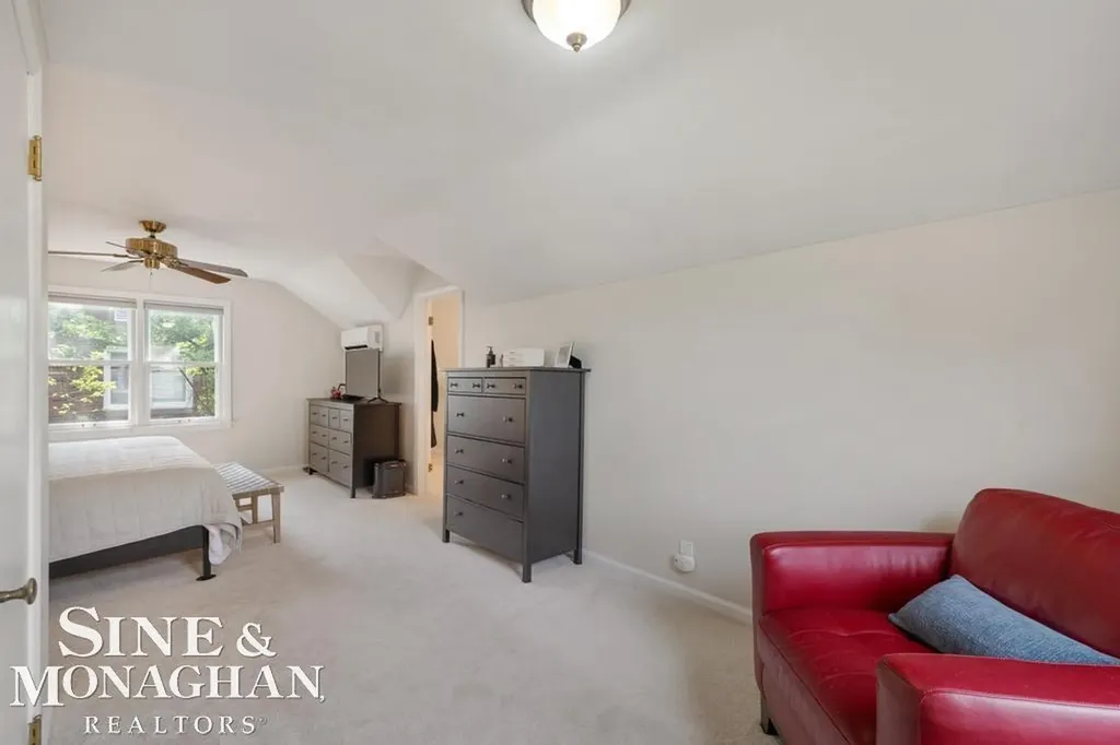 430 Touraine Road Grosse Pointe Farms City MI 48236