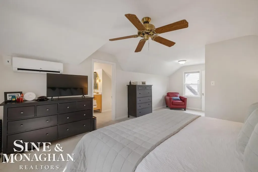 430 Touraine Road Grosse Pointe Farms City MI 48236