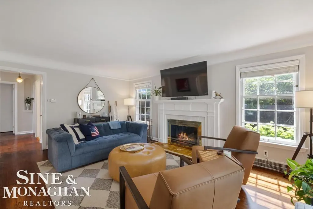 430 Touraine Road Grosse Pointe Farms City MI 48236