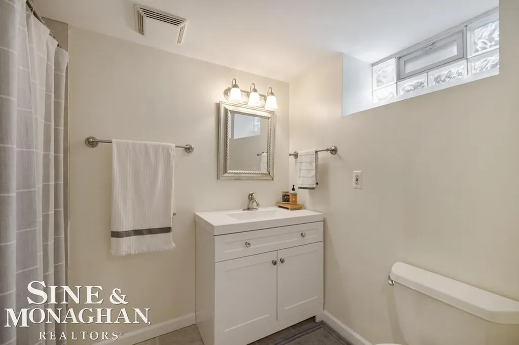 430 Touraine Road Grosse Pointe Farms City MI 48236
