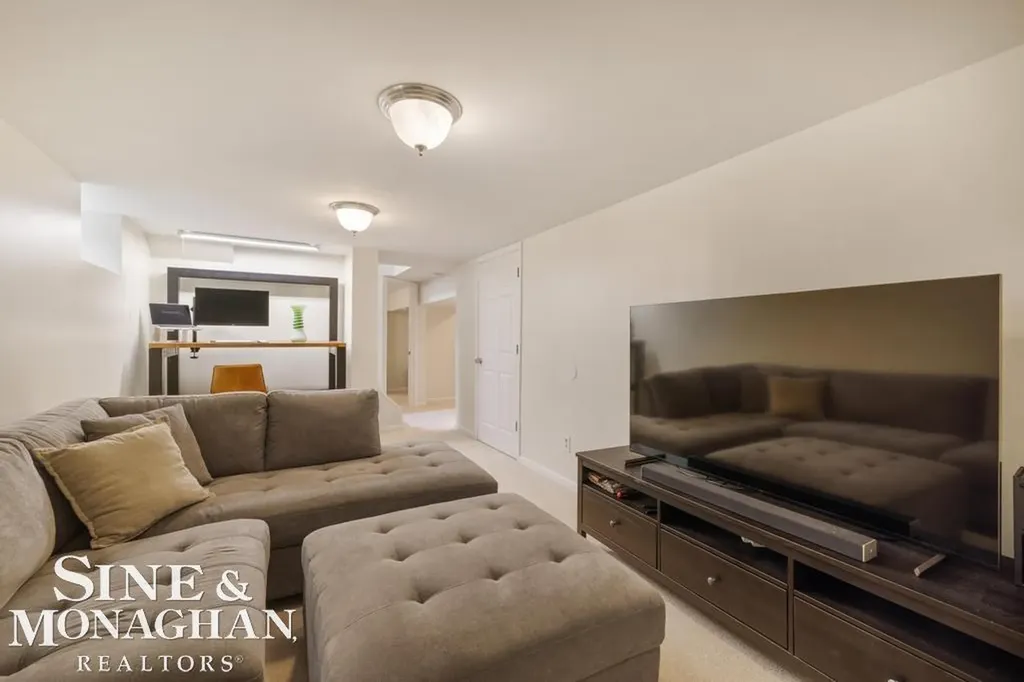 430 Touraine Road Grosse Pointe Farms City MI 48236