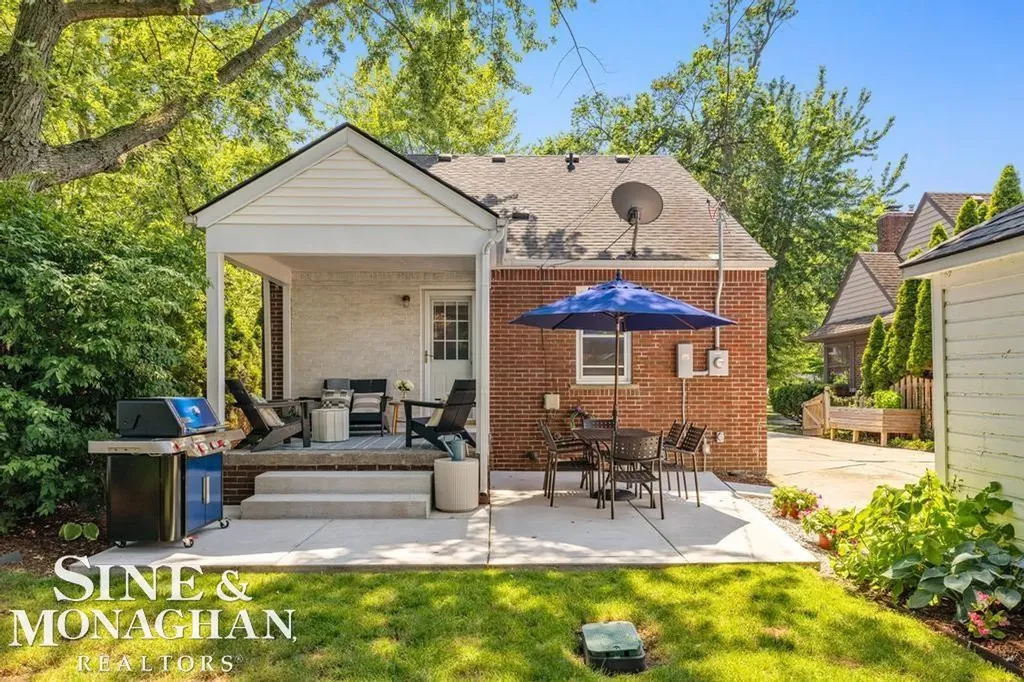 430 Touraine Road Grosse Pointe Farms City MI 48236