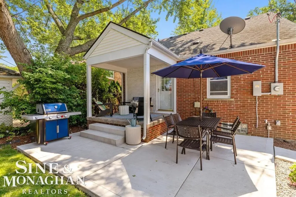 430 Touraine Road Grosse Pointe Farms City MI 48236