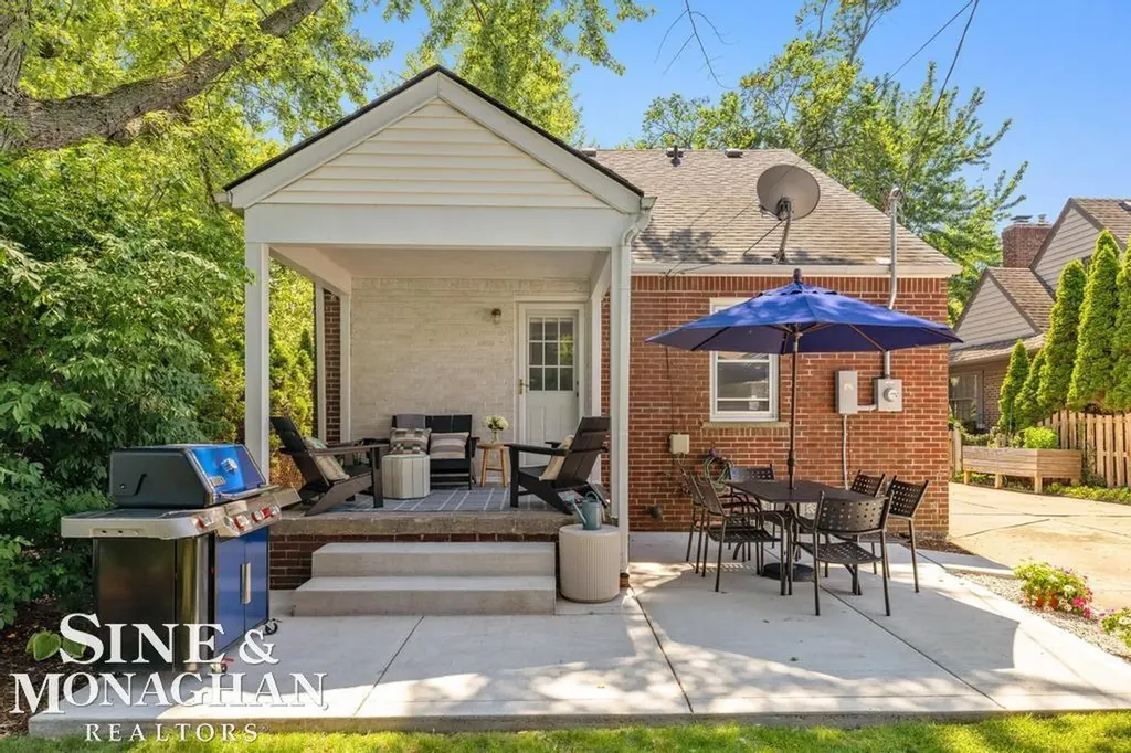 430 Touraine Road Grosse Pointe Farms City MI 48236