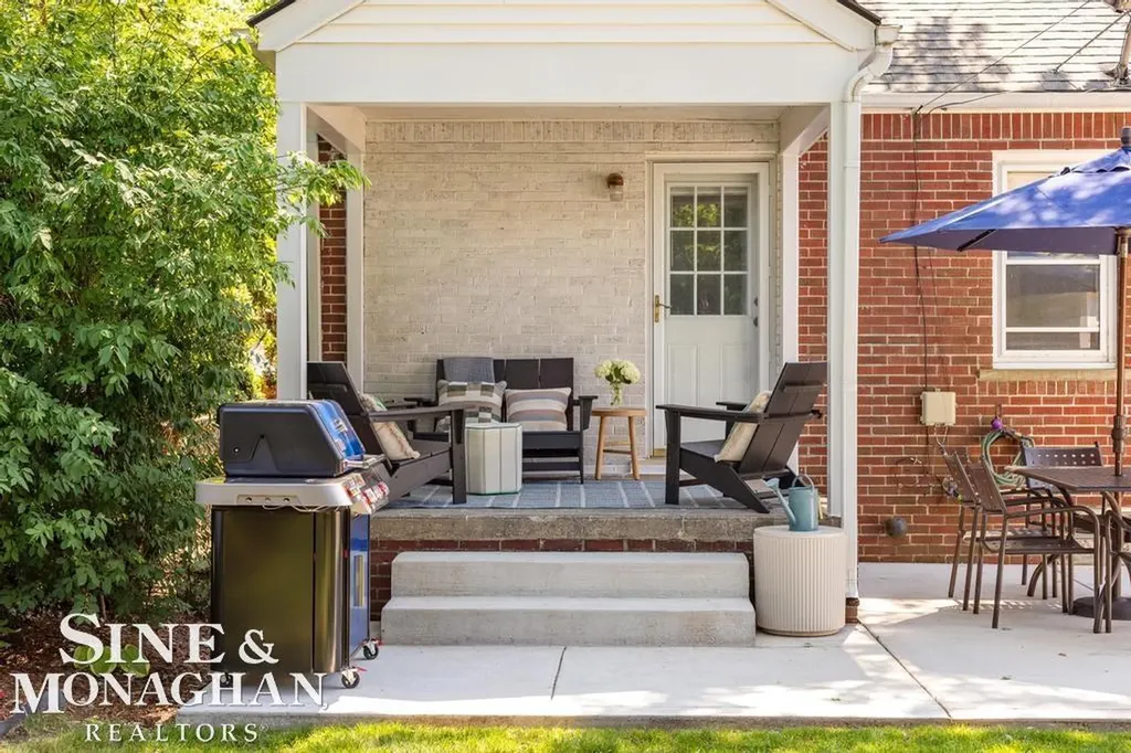 430 Touraine Road Grosse Pointe Farms City MI 48236