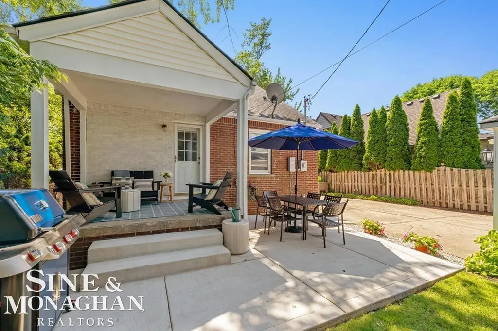 430 Touraine Road Grosse Pointe Farms City MI 48236