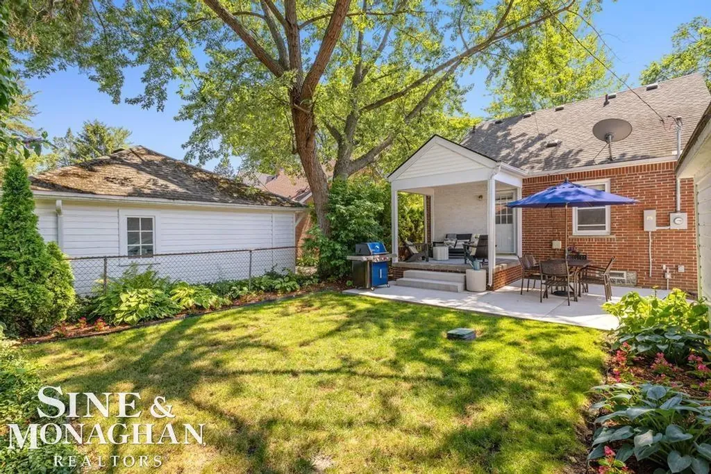 430 Touraine Road Grosse Pointe Farms City MI 48236