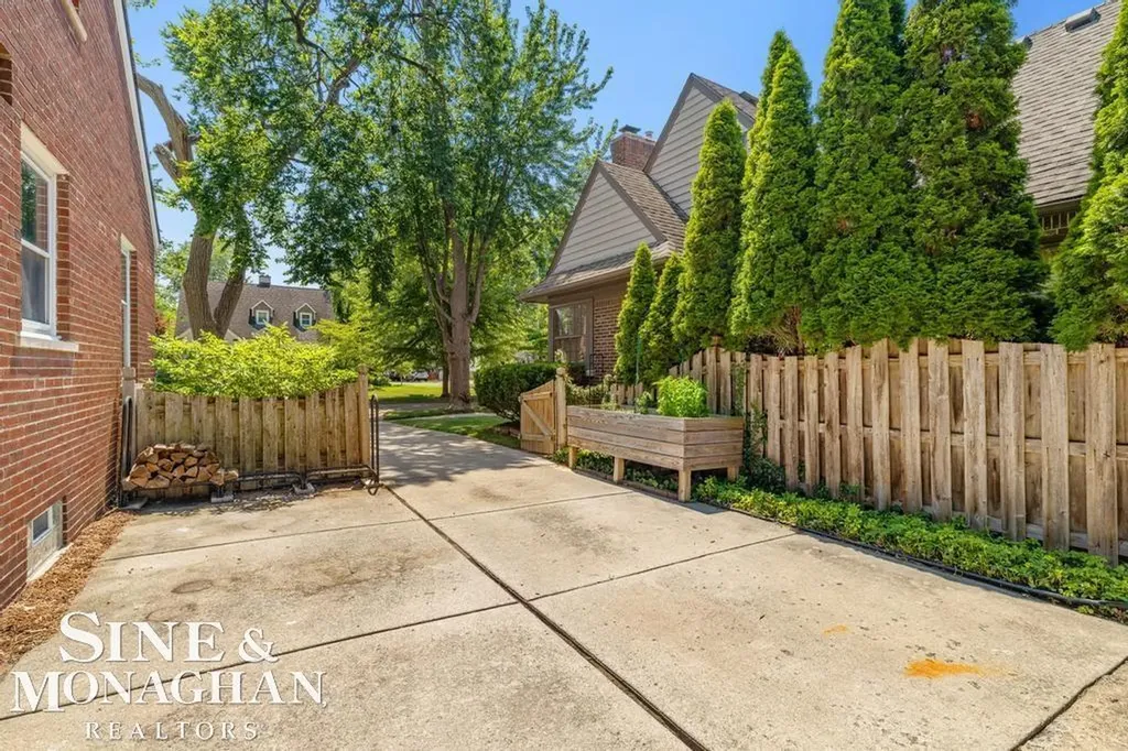 430 Touraine Road Grosse Pointe Farms City MI 48236