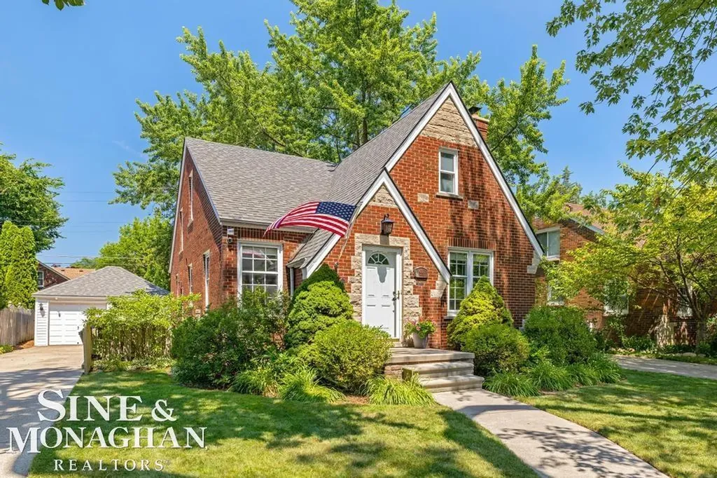 430 Touraine Road Grosse Pointe Farms City MI 48236