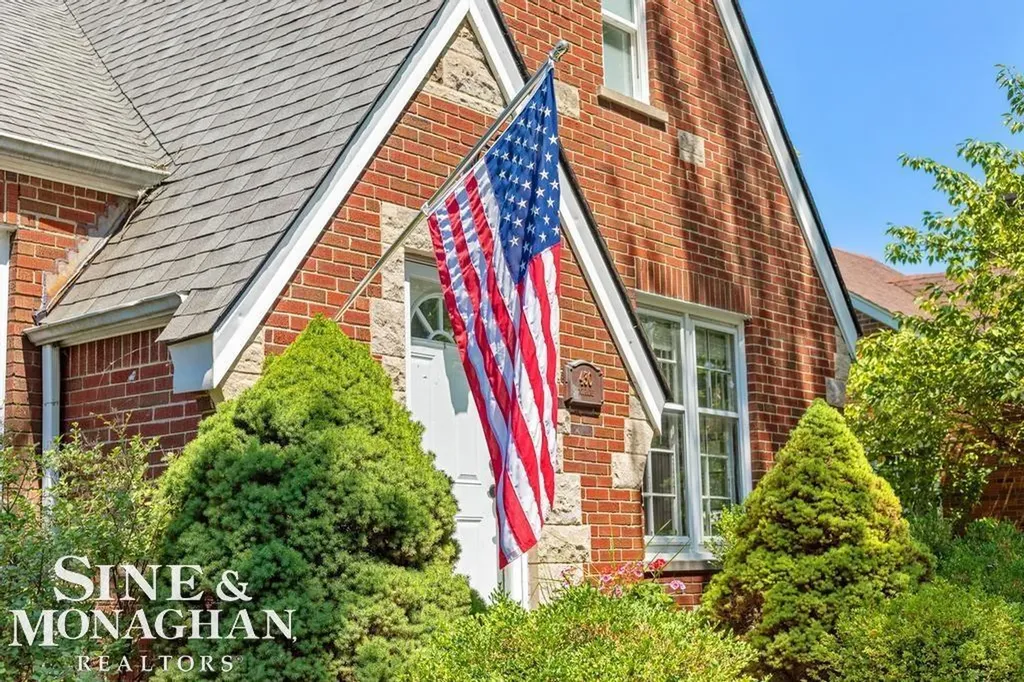 430 Touraine Road Grosse Pointe Farms City MI 48236
