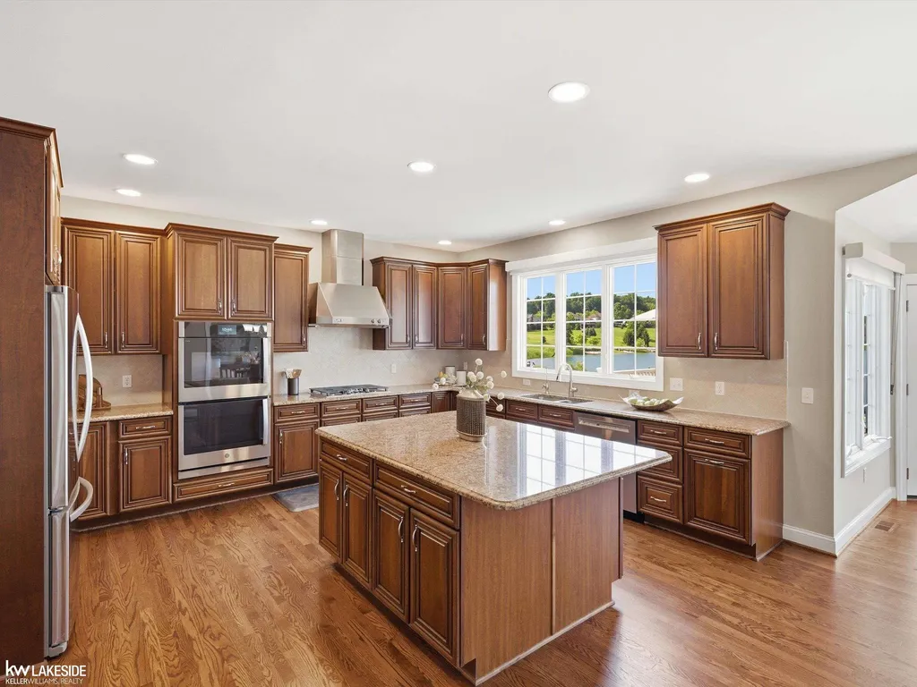 1622 Hunters Lake Drive Milford Village MI 48380