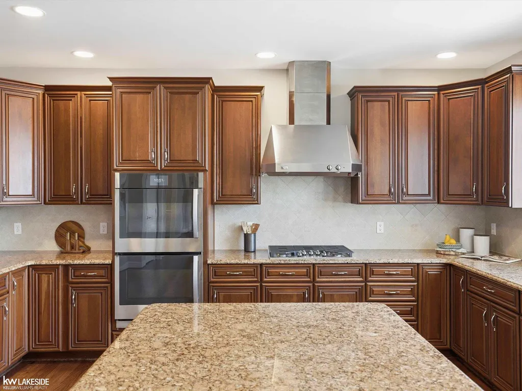1622 Hunters Lake Drive Milford Village MI 48380
