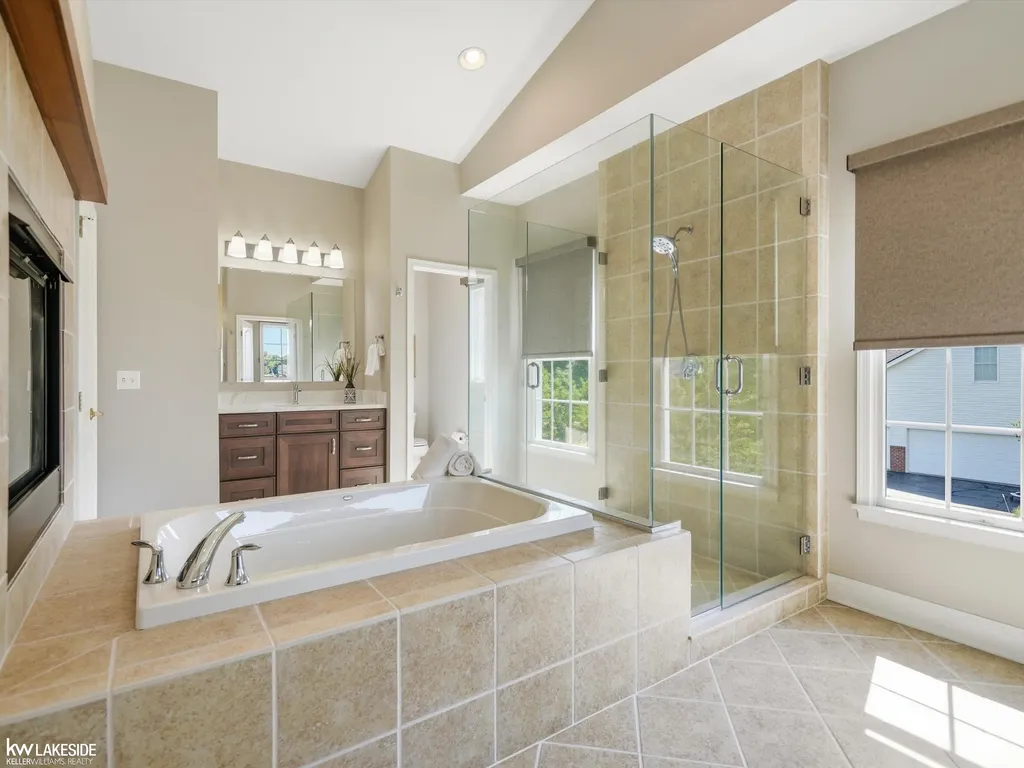 1622 Hunters Lake Drive Milford Village MI 48380